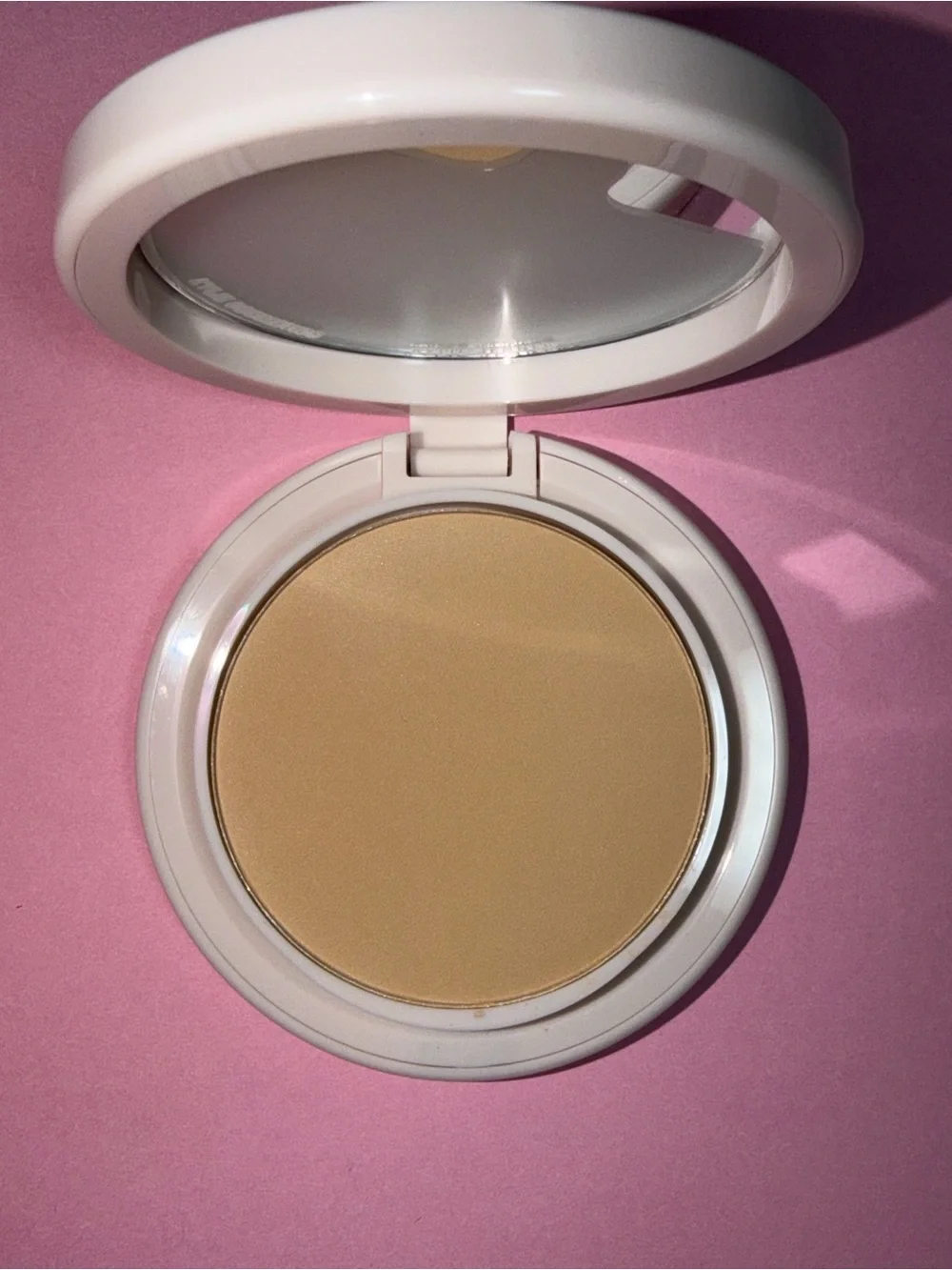 Kylie Cosmetics Powder Foundation Compact — 3W